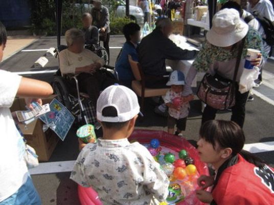 屋外イベントでのふれあい