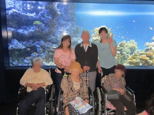 水族館のような共有スペース