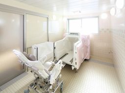 清潔感あふれる浴室