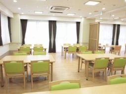 明るいダイニングルーム