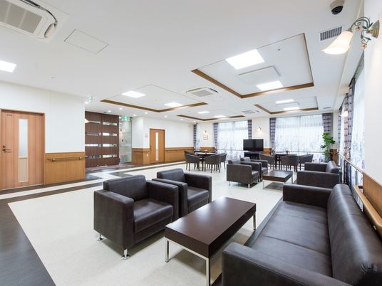 落ち着いた共用リビング