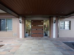 エントランスの外観描写