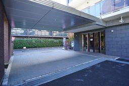 エントランスの外観