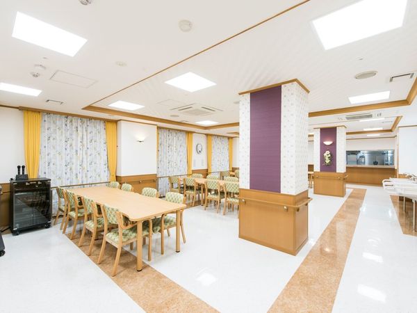 清潔感のある明るい食堂