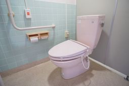 バリアフリー洋式トイレ