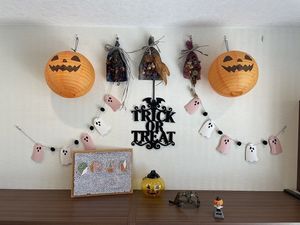 ハロウィン飾りの飾り棚  