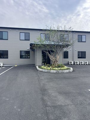 モダンな建物の外観