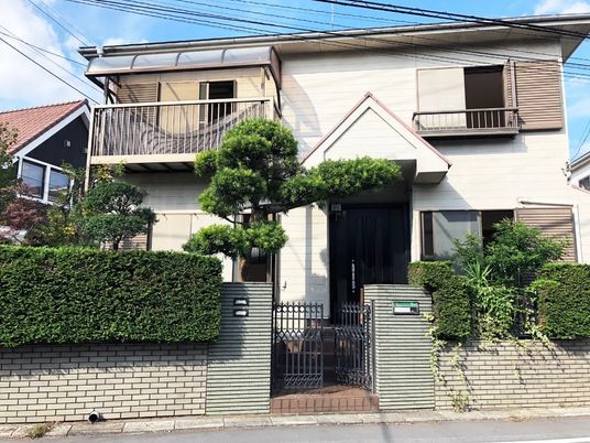 緑のある住宅外観  