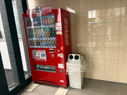 自販機のある廊下  