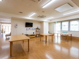 自然光が入る共用スペース