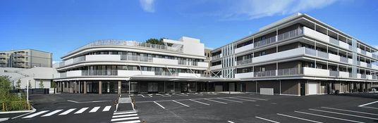 現代的な建物の外観