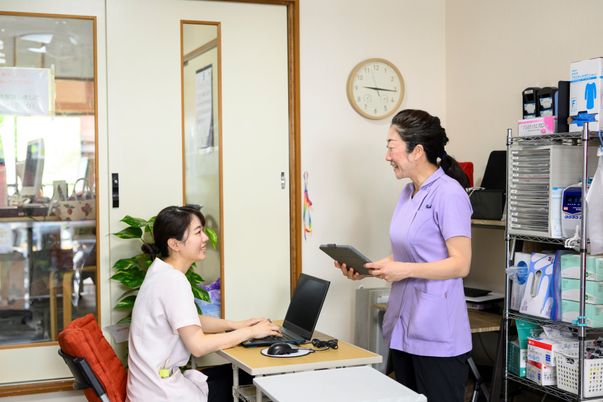 スタッフがお話しする居室