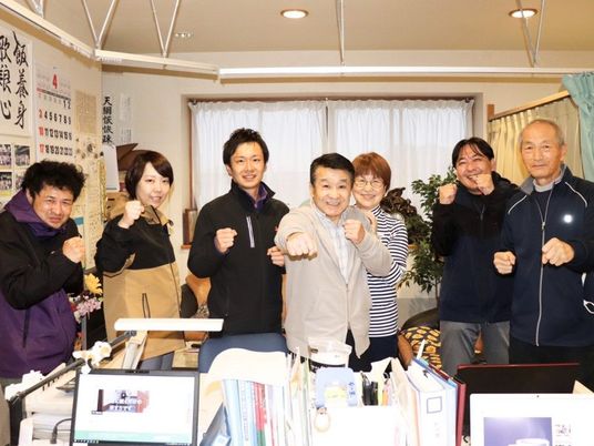 笑顔のスタッフイメージ  