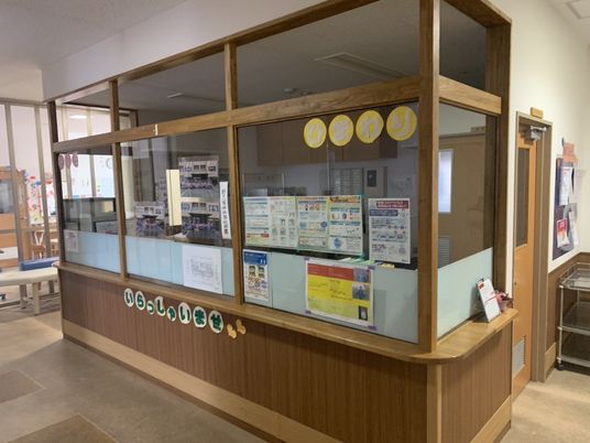 スタッフのデスク