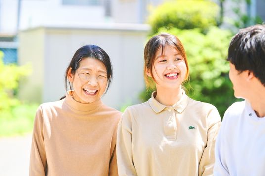快適な人物交流の様子