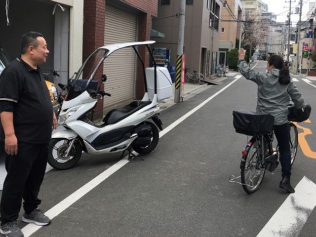 明るい雰囲気のスタッフ スタッフイメージ 笑顔あふれる職場で、利用者様と心の通うケアを目指しませんか。一緒に働くスタッフを募集しています。
