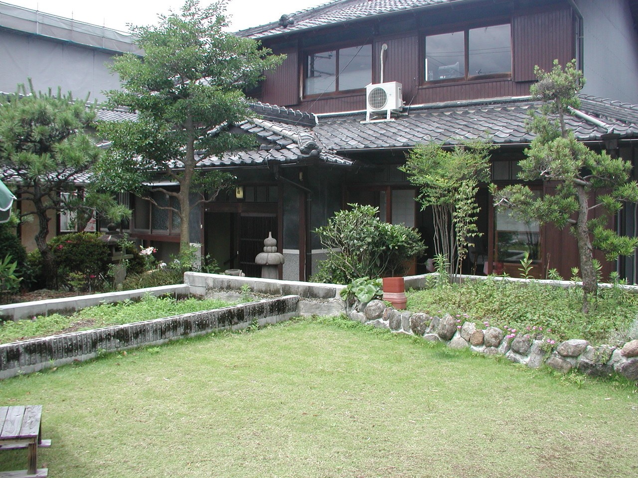 あきずデイサービス 村野と隣の外観