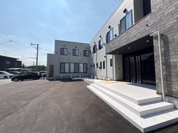 建物外観の出入口  