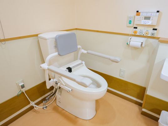 介助用トイレ  