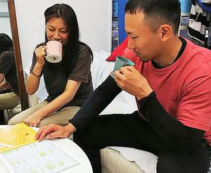 スタッフが休憩する様子