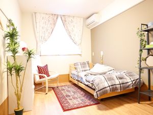明るい個室の居室