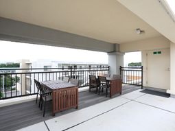 開放的なテラスの様子