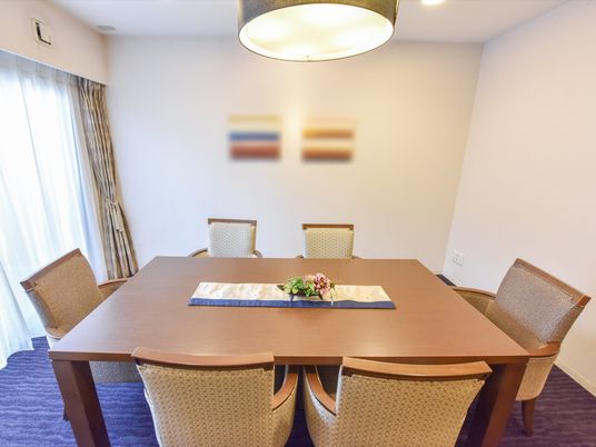 居心地の良いダイニングテーブル