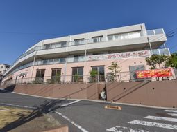 現代的な建物の外観