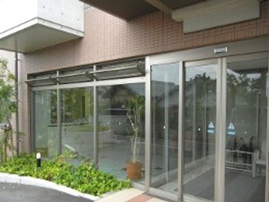 明るいエントランス  