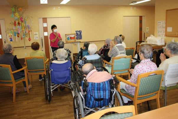 和やかな集まりの多目的室