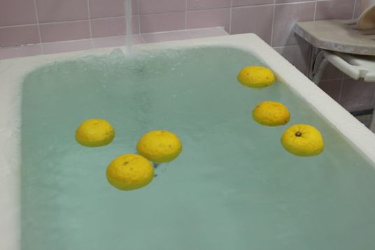 季節の香り豊かな浴槽
