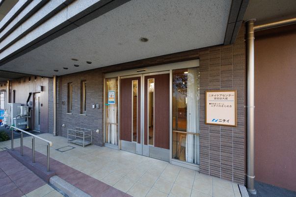 エントランスの外観