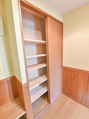 整理棚付きの居室の角