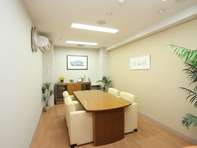 明るいリビングのテーブルセット