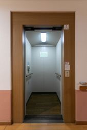 スムーズな移動のエレベーター
