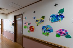 廊下の壁面装飾アート