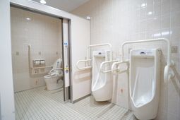 バリアフリーの浴室設備