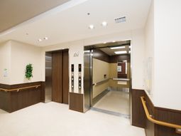 清潔なエレベーターホール