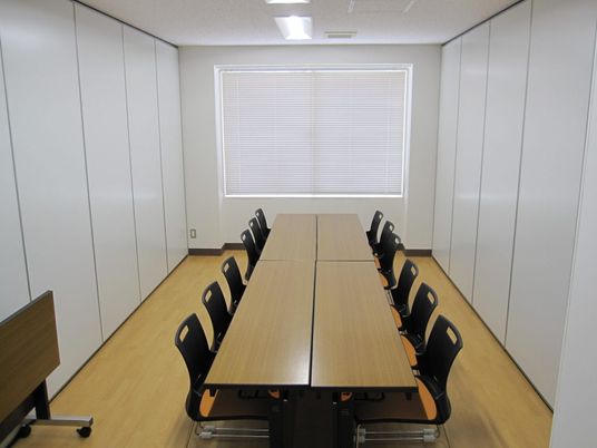会議用テーブルの部屋