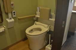 広々としたトイレ