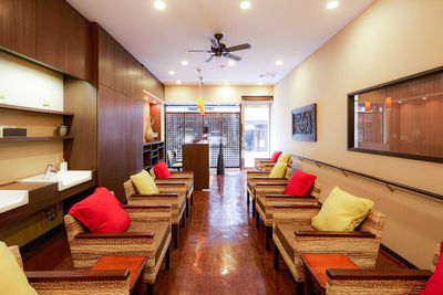 自然光が入るラウンジ