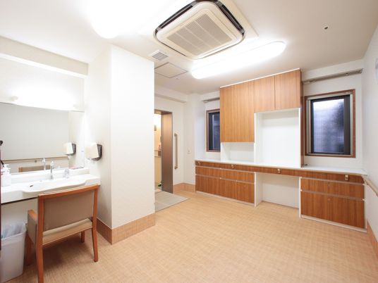 洗練された洗面台のある空間