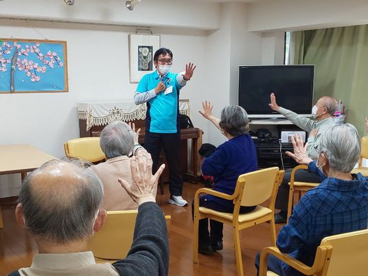 活動する人々の多目的室