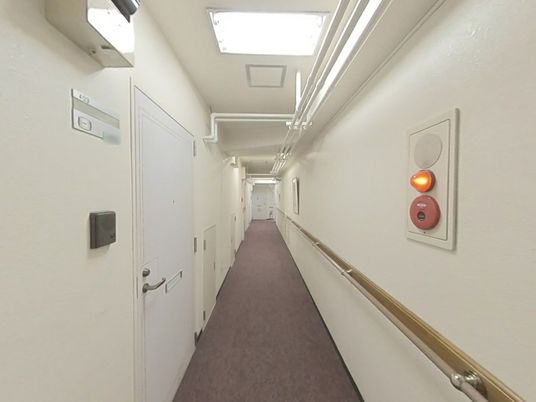 スタッフ通路の概観