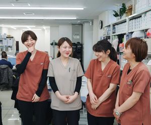 笑顔のスタッフたち