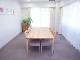 明るい会議室風景