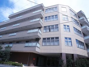 清潔感のある建物の外観