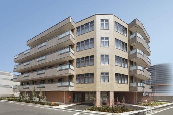 広々とした建物の外観