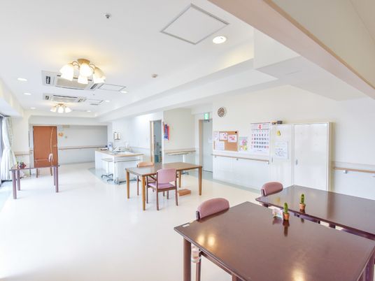 明るいダイニングエリア