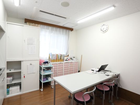 整理された事務室